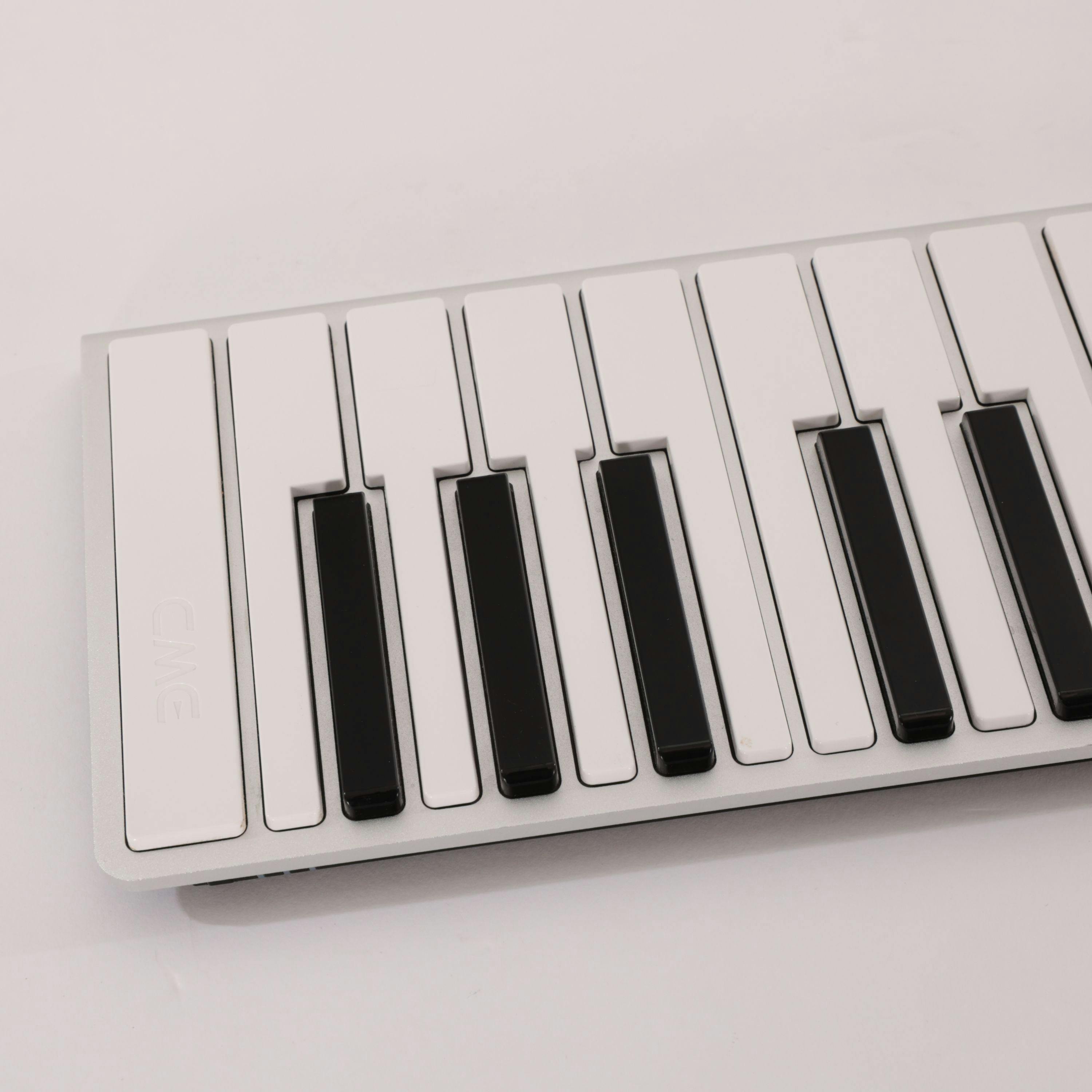 Second Hand CME Xkey Air 25 Bluetooth MIDI Keyboard - Andertons